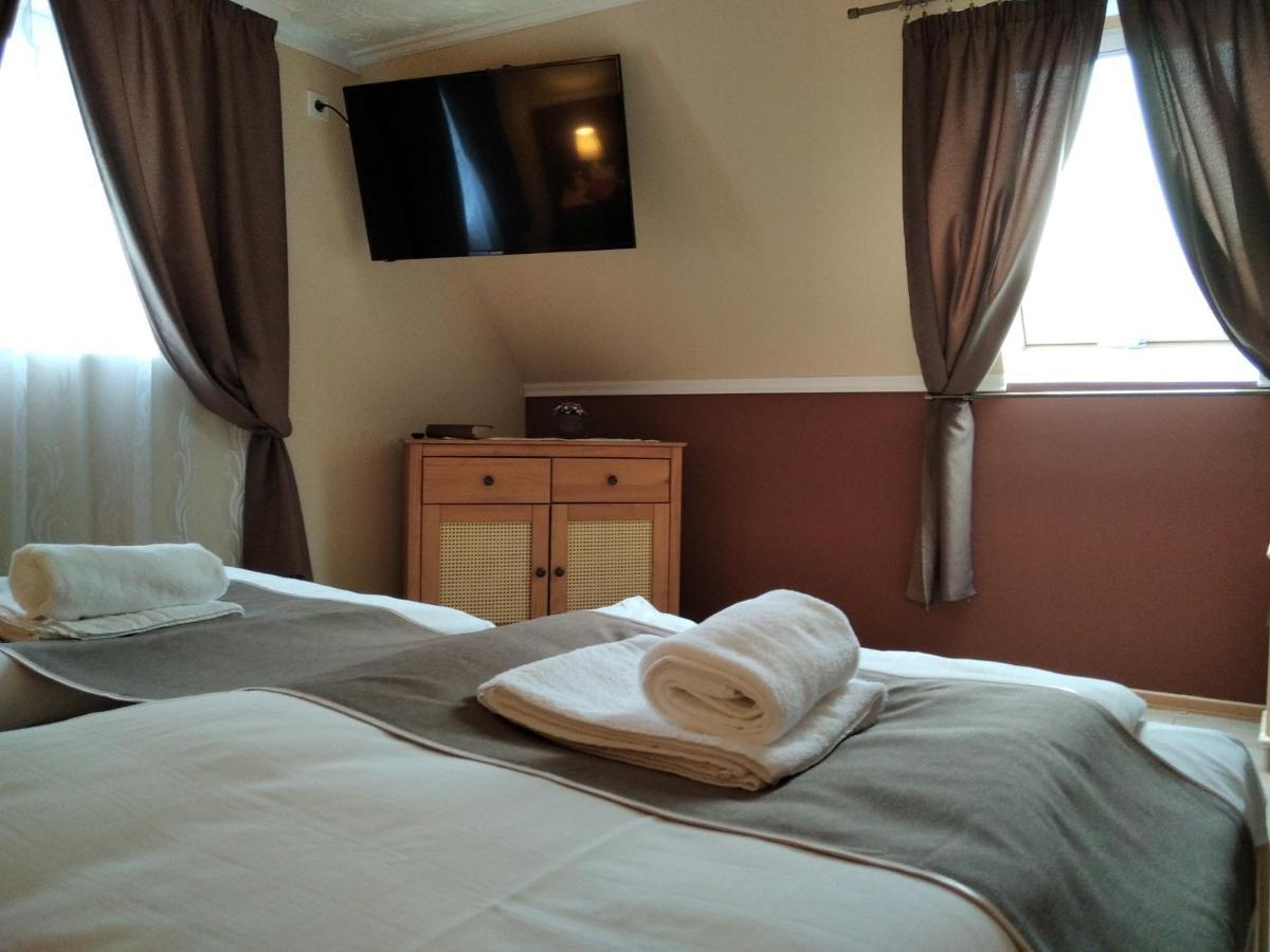 Moezsi Apartman Tolna Exterior foto